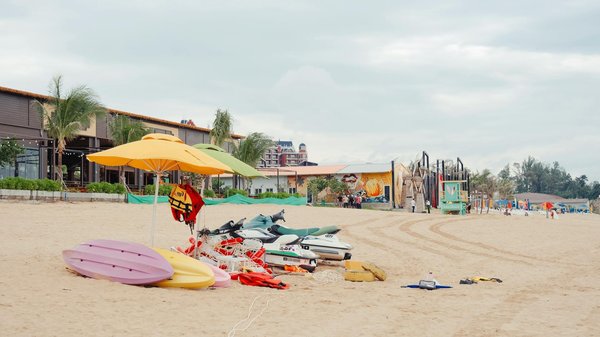 Côte d'Azur en hors-bord : combiner camping et nautisme